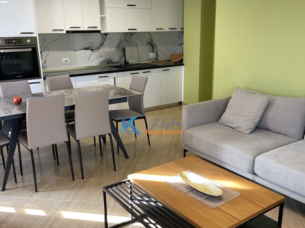 2+1 per Qira ne rrugen Jordan Misja, Kompleksi Gener2