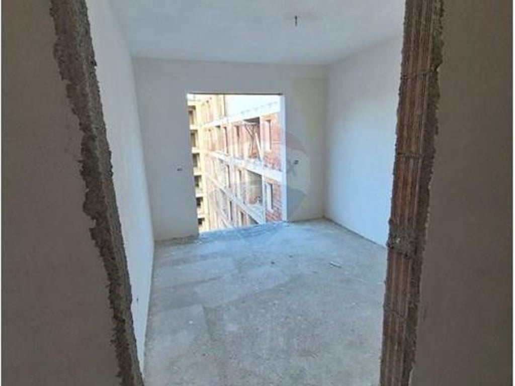 Okazionn Shitet apartamenti 3+1+2 me 2 poste parkimi.