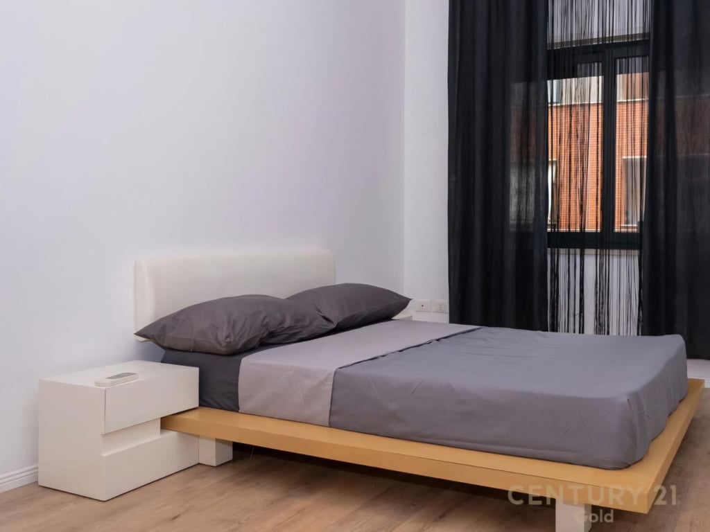 Për Shitje: Apartament Modern 3+1 me Pamje në Rr. Barrikadave, Tiranë