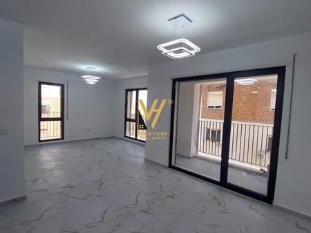 JEPET APARTAMENT 2+1+BLK ME QERA TE TREGU ELEKTRIK 80.000 LEKE