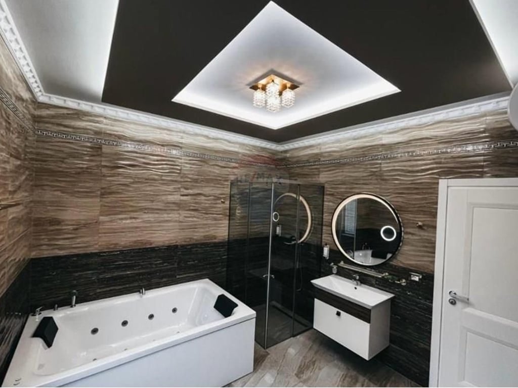 Jepet me qira hotel 3-katësh pranë Kinostudios