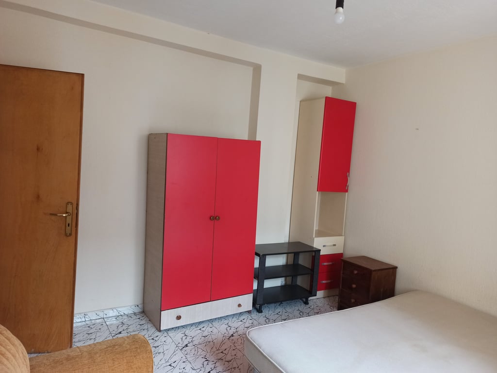 APARTAMENT 2+1 ME QERA 103 m²  RRUGA E DIBRES TE MEDRESEJA. 2 DHOME 2 BALLKONE 1 GUZHINE.