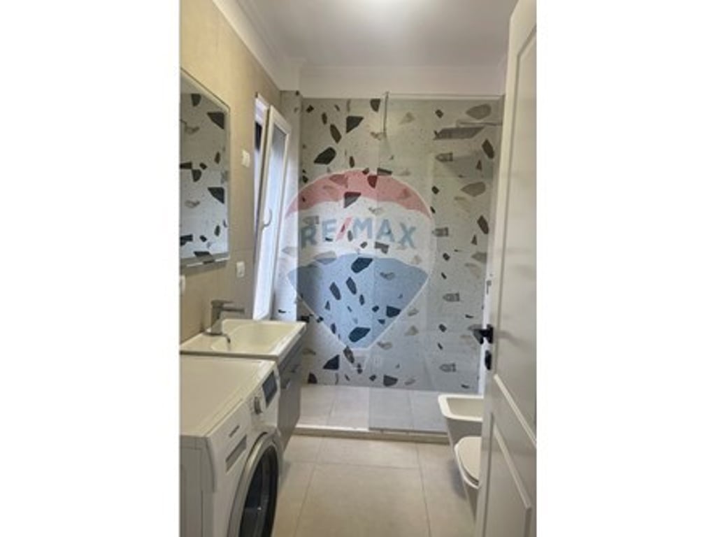 Jepet me qira Apartament 2+1 te Xhamia ne Selite