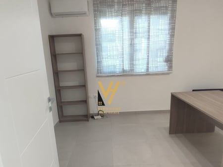 JEPET ZYRE 80M2 ME QERA TE RR. MYSLYM SHYRI 700 EURO