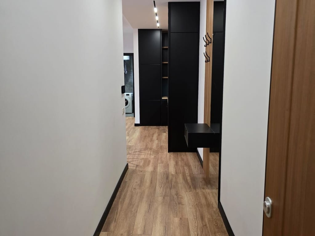 🏡 A luxurious 1+1 apartment is for rent in the Delijorgji Complex – Kavaja Street, Tirana.