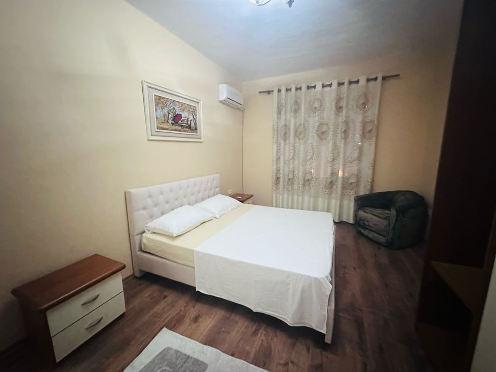 Affittasi appartamento 2+1+1 con balcone