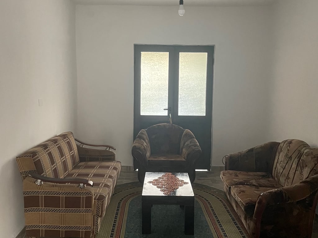 Shtepi me qera ne gjendje shume te mire