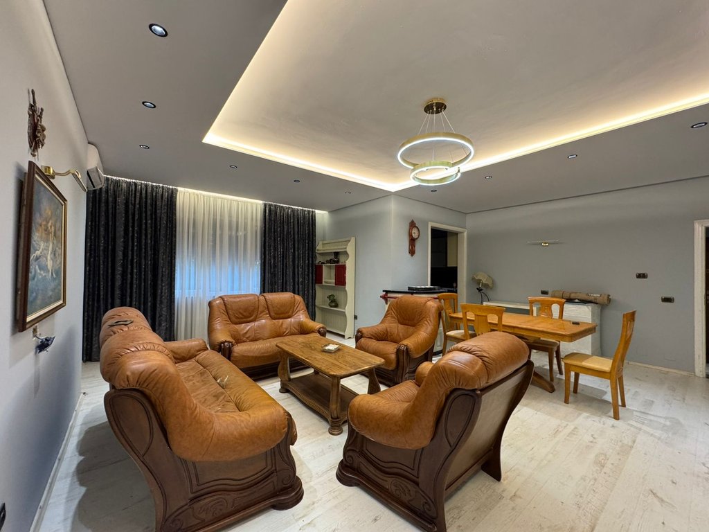 Appartamento 2+1+2 in affitto vicino a Vasil Shanto 650 € /Mese