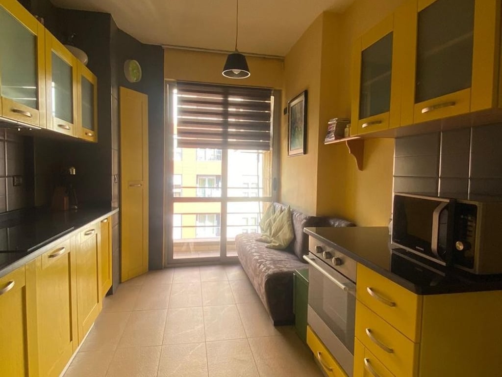 A 2+1 apartment is for rent at Pazari Ri.