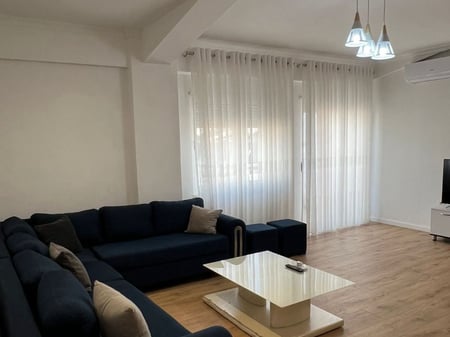 Affittasi Appartamento 1+1, Fresk Complesso Kotori vicino a Bunkart Prezzo: 400 euro