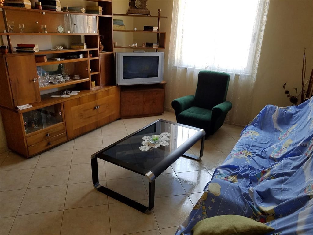 2+1 in affitto al Pazari i Ri, Optika Roma