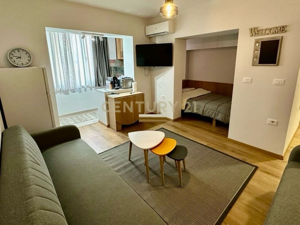 QIRA, STUDIO-APARTAMENT MODERN, MINE PEZA 450 € /Muaj