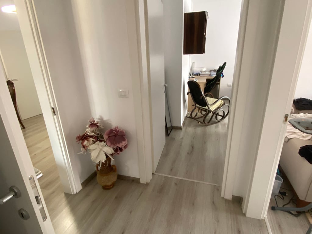 Vendesi 3+2, a 21 dicembre, 270.000 euro trattabili.