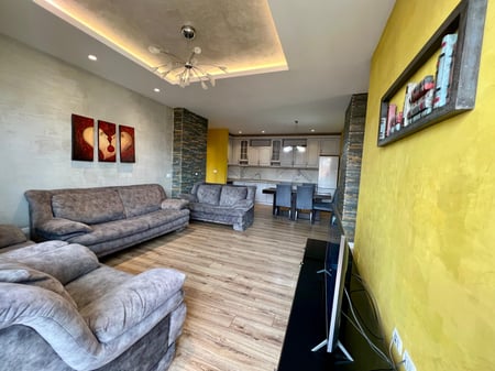 Qira, Apartament 3+1+2 ”Rruga e Kosovarëve” Tiranë.