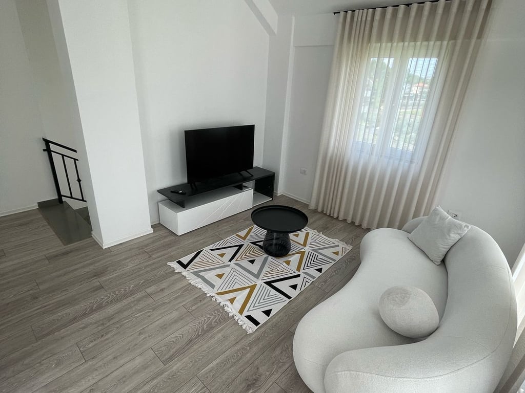 🏡 Villa for Rent – Residence "Vila Lule", TEG