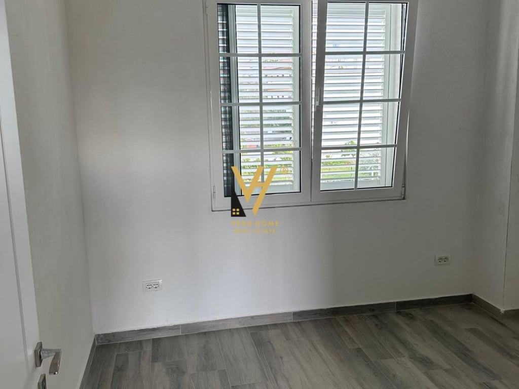 JEPET AMBIENT 220 M2 ME QERA NE PASKUQAN 5.000 EURO