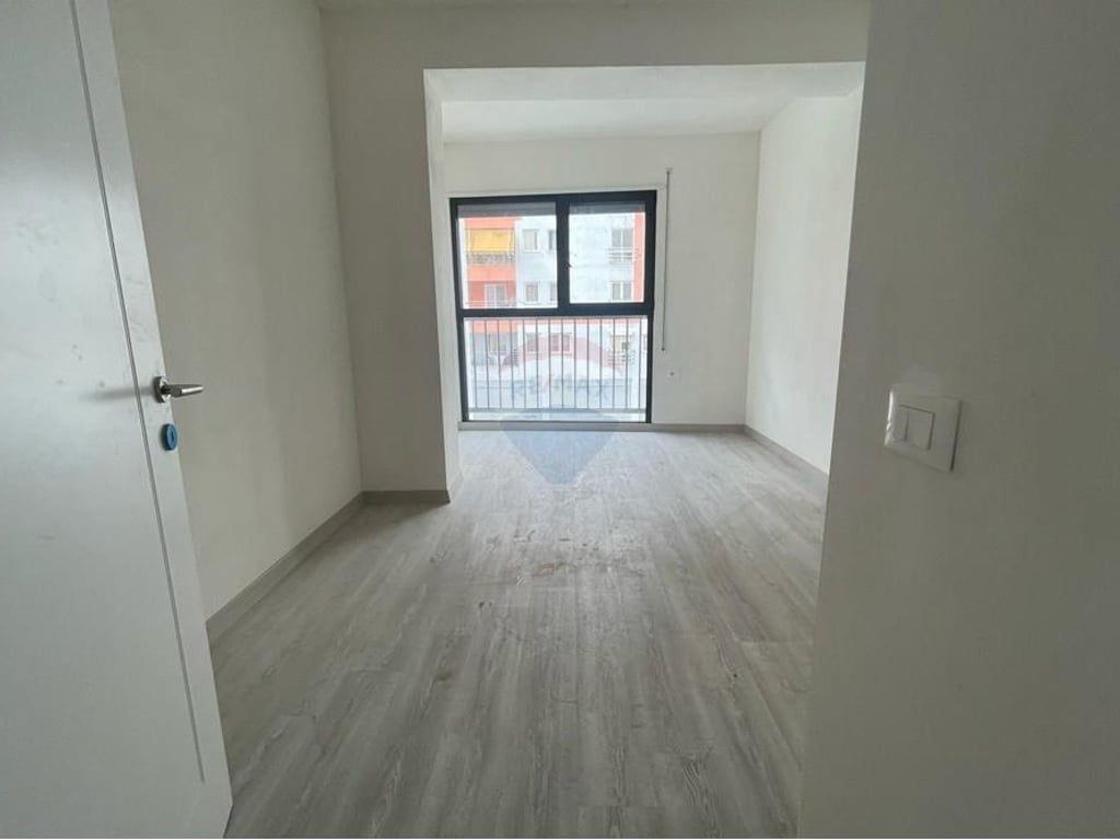 Appartamento in vendita 3+1+2 in Bulevardi i Ri!!