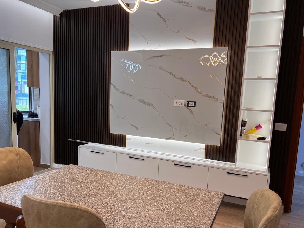 Jepet me qera Apartamenti 2+1 , Zogu i Zi prane Ringut perballe Kastratit  Cmimi: 500 mije leke 