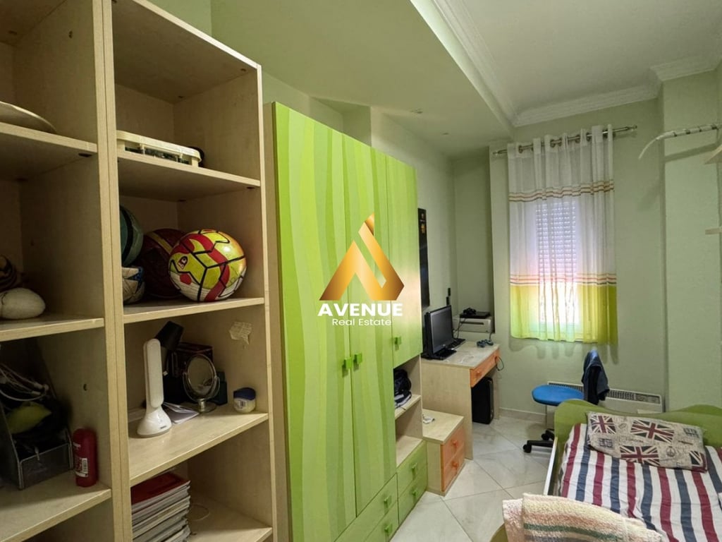 SHITET APARTAMENT 3+1+2, I MOBILUAR, LIQENI I THATE, PRANE HOTEL RADISONIT, TIRANE
