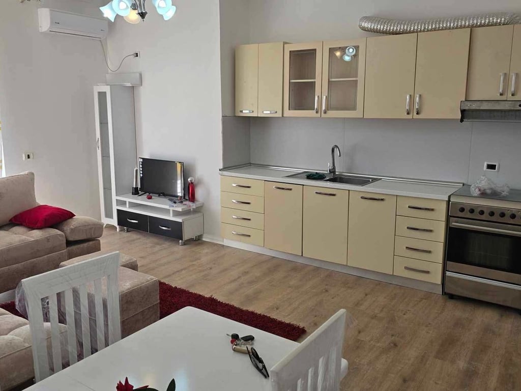 Apartament me Qira 2+1+ Veranda Misto Mame, Kompleksi Derveni
