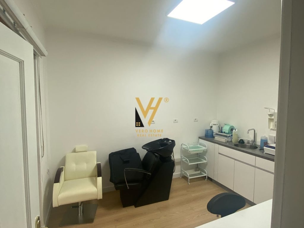 JEPET AMBIENT ME QERA TE KOPSHTI ZOOLOGJIK 1.500 EURO