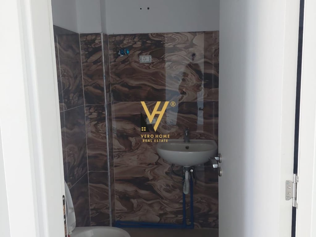 BUSINESS SPACE OF 36 M2 FOR RENT IN SELITE 35,000 LEKE