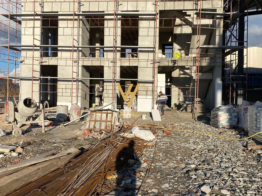 WAREHOUSE AND OFFICE FOR RENT 1,500 M2 IN VAQARR 7,500 EURO