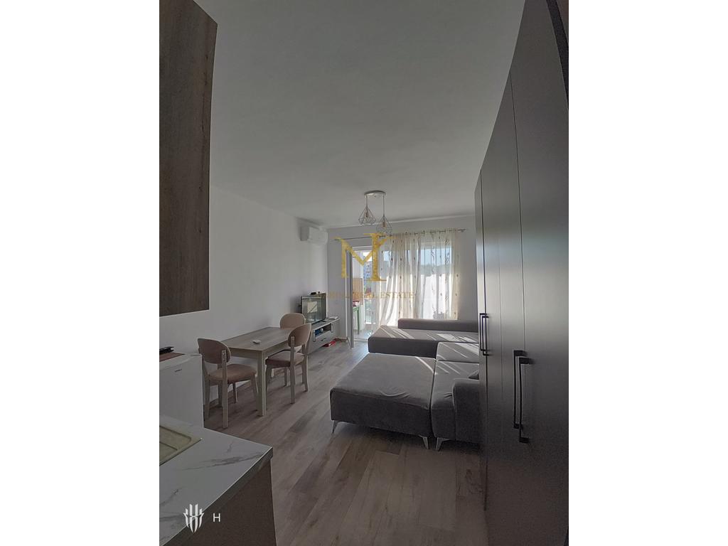 Affittasi monolocale in spiaggia vicino a La'Muse!!