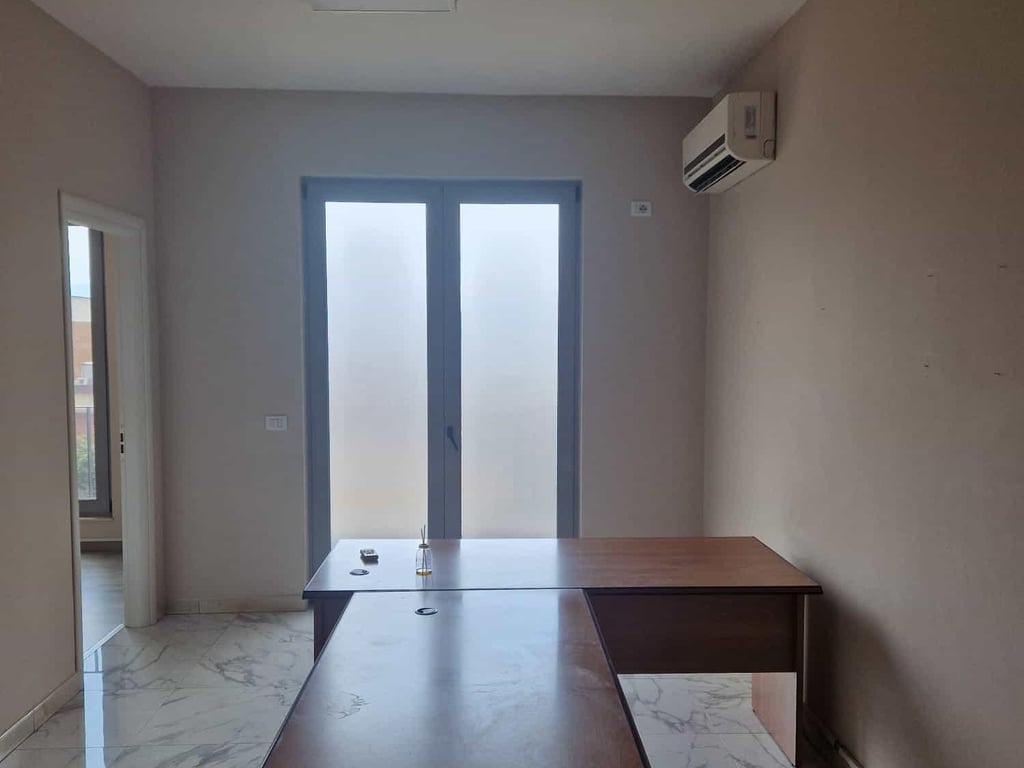 Zyre Me Qera 1+1 Tek Rruga Bardhyl (ID BZ2170) Tirane