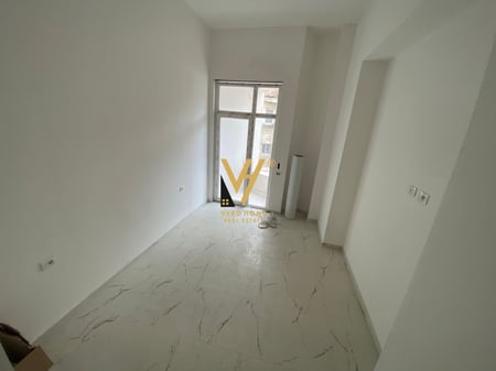 JEPET ZYRE 70 M2 ME QERA NE QENDER 600 EURO