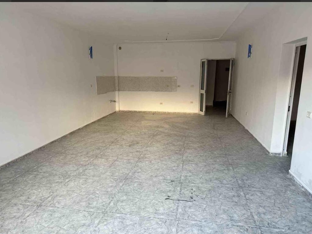 Apartament Per Shitje 3+1+2 Tek Komuna e Parisit (ID B13092) Tirane