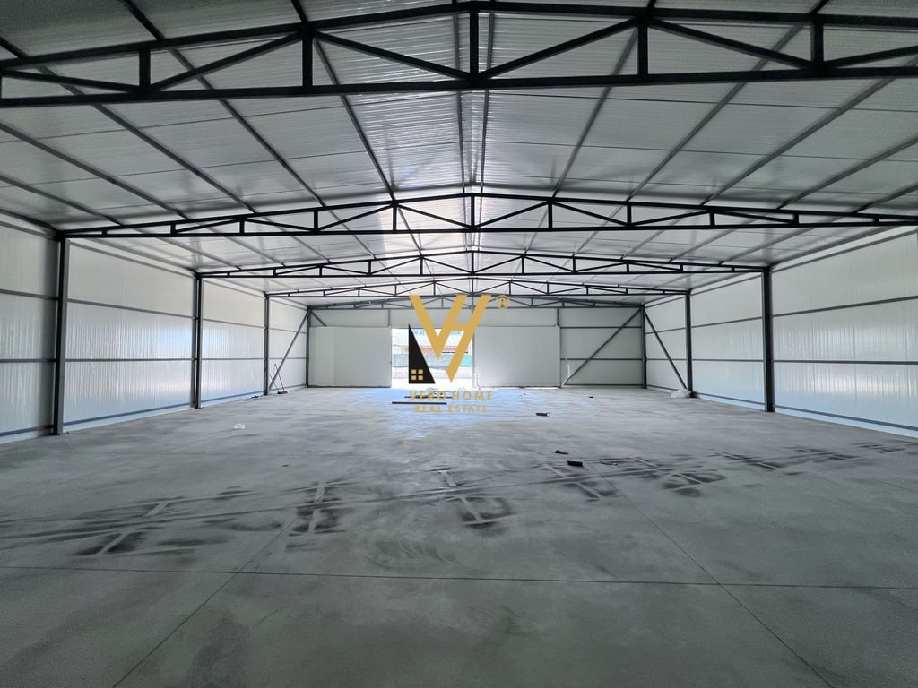 A 320M2 CAPON IS FOR RENT IN ZALLHERR FOR 1,500 EURO.