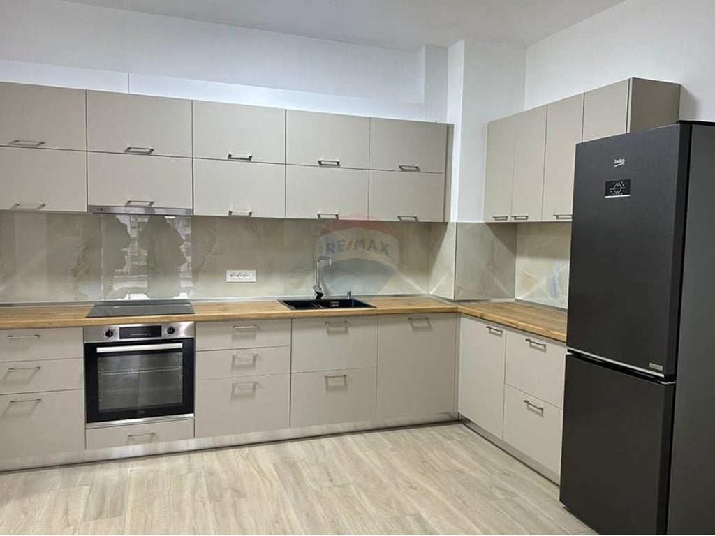 Apartament + parkim - Për Qira - Kompleksi Delijorgji