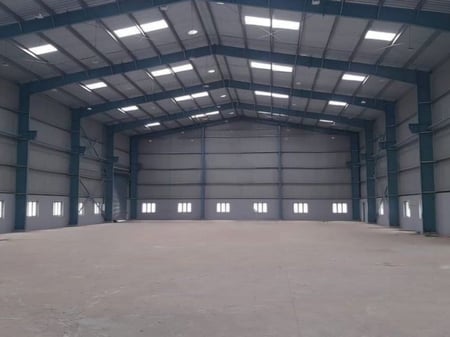 A warehouse is available for rent in Yrshek, Tirana-Durres highway.
