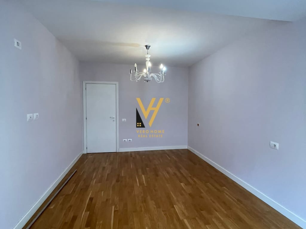 JEPET ZYRE 145 M2 ME QERA TE KOPSHTI ZOOLOGJIK 950 EURO