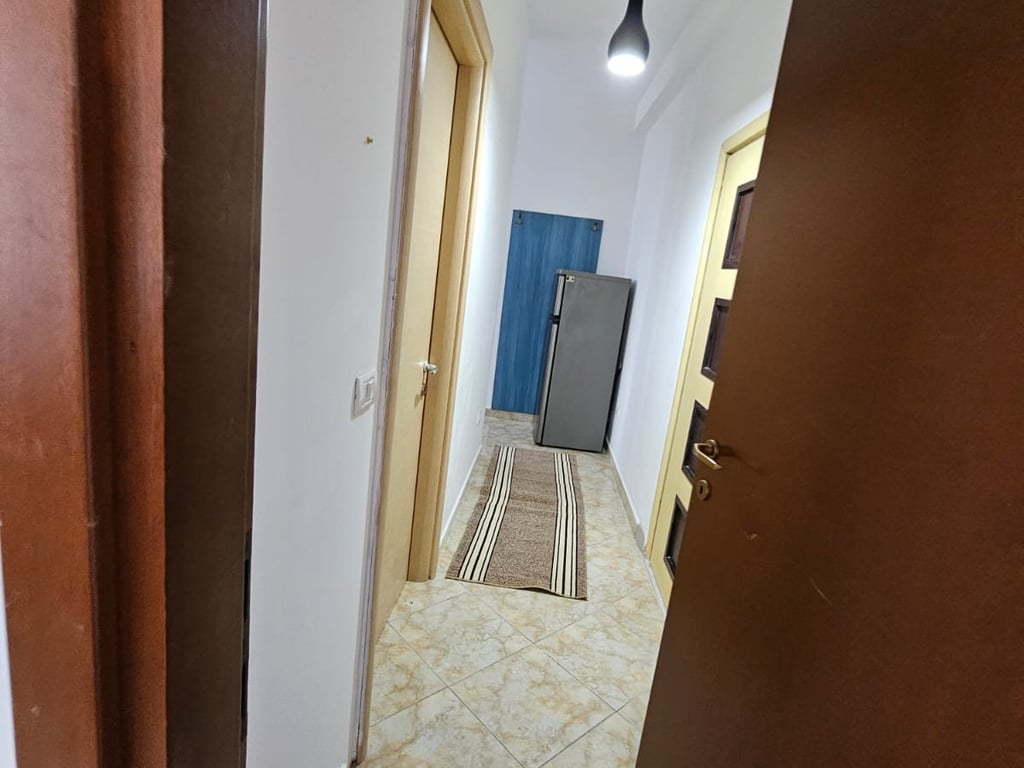 1+1, nella sede dell'università Marin Barleti, 400 euro