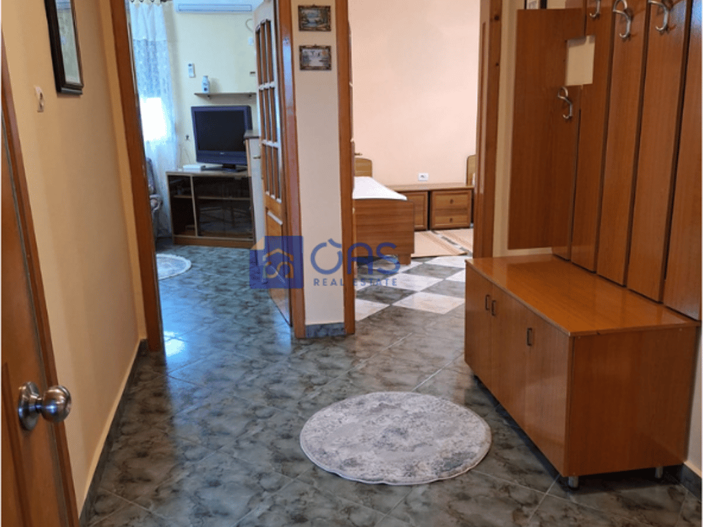 Affittasi appartamento 2+1 presso lo Stadio Dinamo.