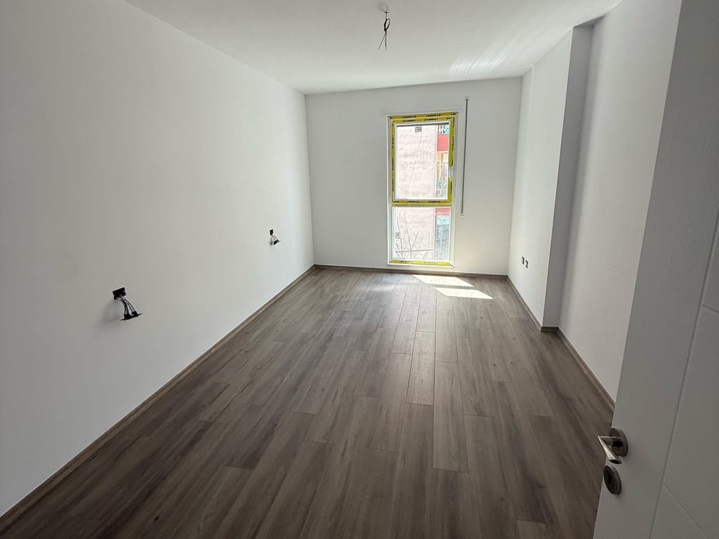 APPARTAMENTO 1+1 IN VENDITA NELLA ZONA DI XHAMLLIKUT