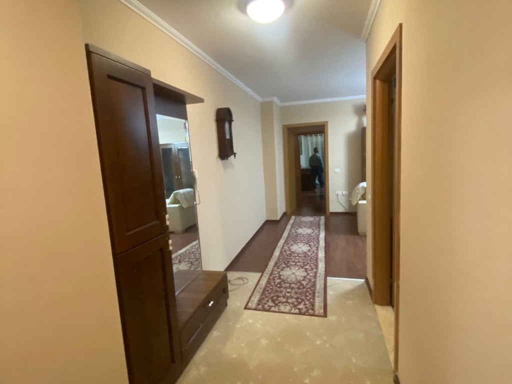 Affittasi appartamento 2+1+2 bagni +1 balcone