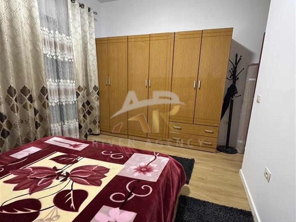 Jepet me qera apartament 2+1 te Kodra e Priftit
