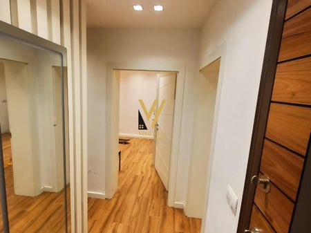 SHITET APARTAMENT 2+1+2 TE MEDRESEJA, PRANE SHKOLLES MISTO MAME 165.000 EURO