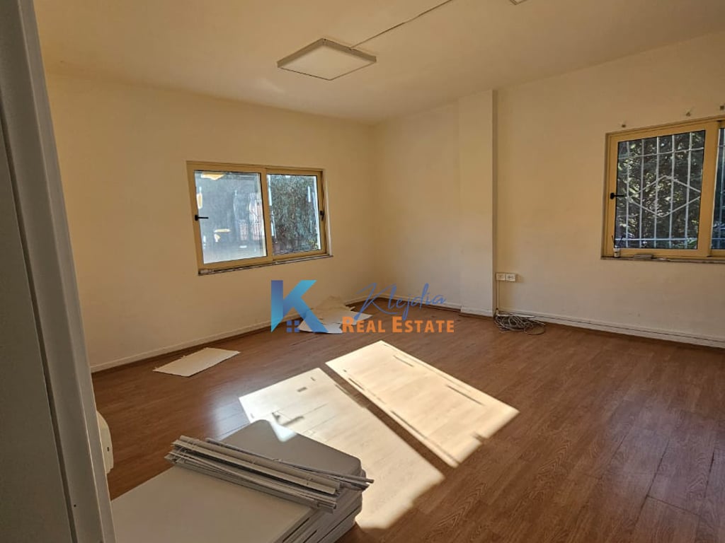 AMBIENT ZYRE PER QIRA AFER STADIUMIT DINAMO