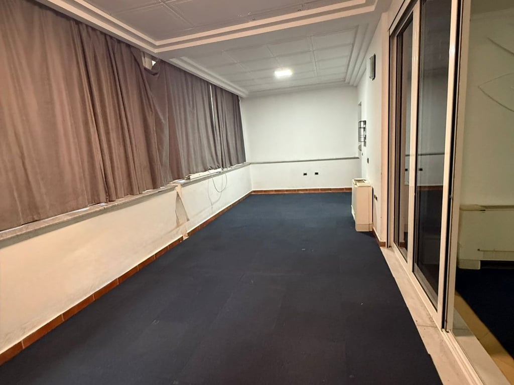 Ambient per zyra 5+1+2 ne Bllok