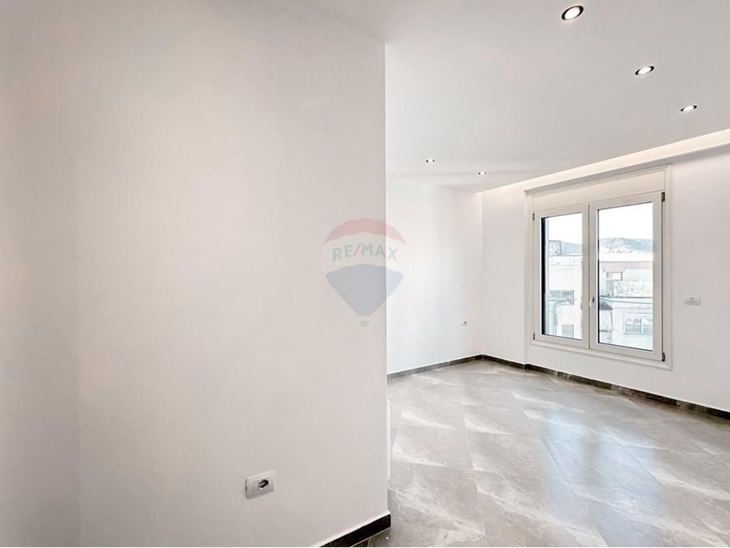 Apartament per shitje, 3+1, Rruga e Kosovareve