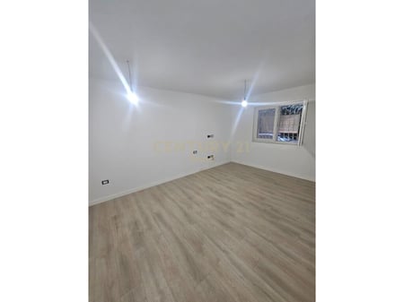 Apartament 2+1 Për Shitje te Brryli, Tiranë