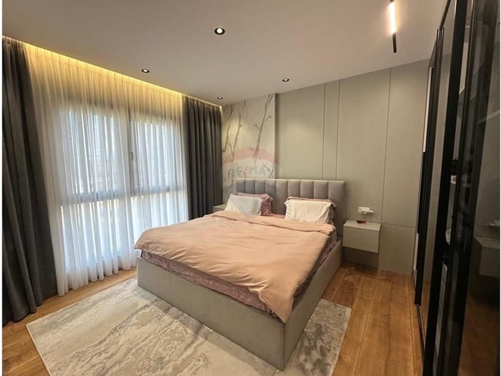 2+1 apartment with parking space at Liqeni i Thate!