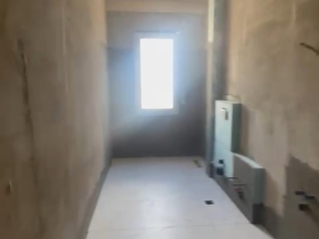 Vendesi appartamento 2+1+2 a Kamez.