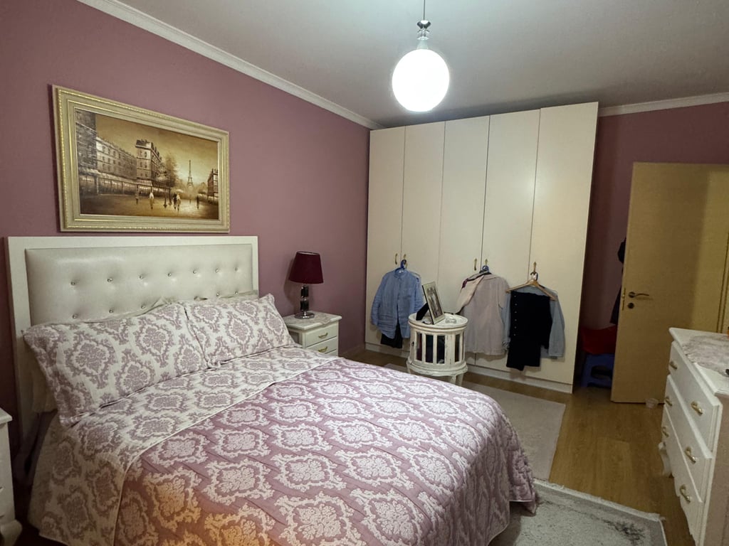 Super Apartament 3+1+2 - te rrethi Astir , mundesi ndarje .