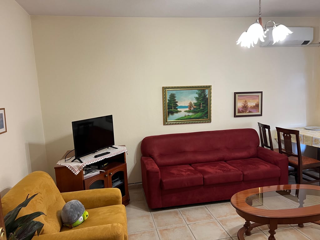 1+1, Paris Commune, price 500 euros