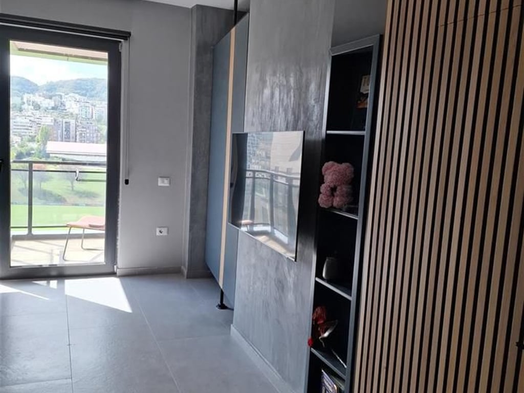1+1 Apartment for Rent + Parking Space on Rrugën e Kosovareve, Tirana